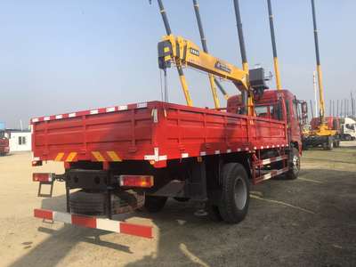 鶴壁東風8噸隨車吊廠家與清障車全解析