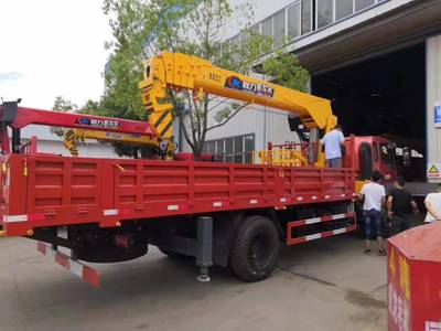 可分期付款的小型隨車吊平板車價格分析與省錢指南